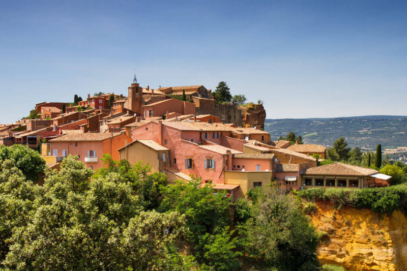 Hikes to the Most Beautiful Villages in the Luberon Mountains