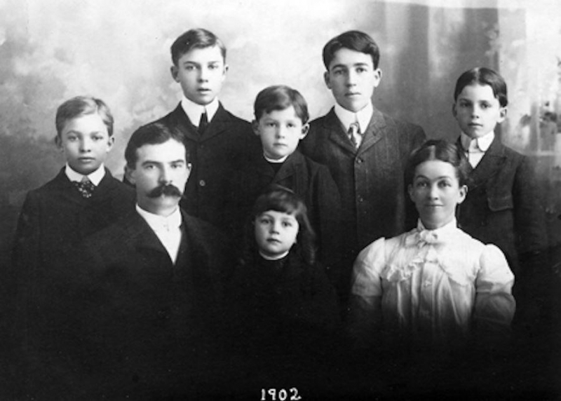 Ike (right) with his family -dwightdeisenhowersociety.org