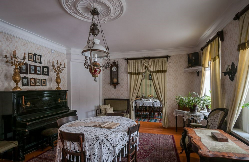 Living room in Pavlovs house - Photo: myryazanfoto.ru
