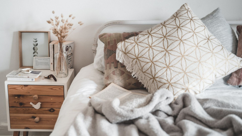 Photo by Taryn Elliott on Pexels https://www.pexels.com/photo/white-and-brown-throw-pillow-on-white-bed-4440220/