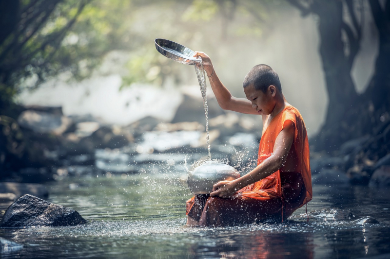 Photo on Pixabay (https://pixabay.com/photos/boy-monk-river-buddhist-water-1807518/)