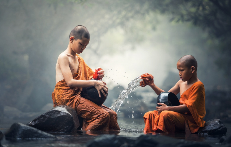 Photo on Pixabay (https://pixabay.com/photos/boys-monks-river-ritual-water-1793421/)