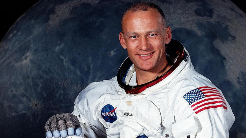 Top 9 Interesting Facts about Buzz Aldrin - toplist.info