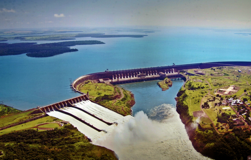 Itaipu Dam. Photo: en.wikipedia.org