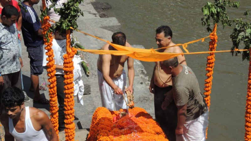 Photo:  East Asian - Cultures Hindu Death Rituals