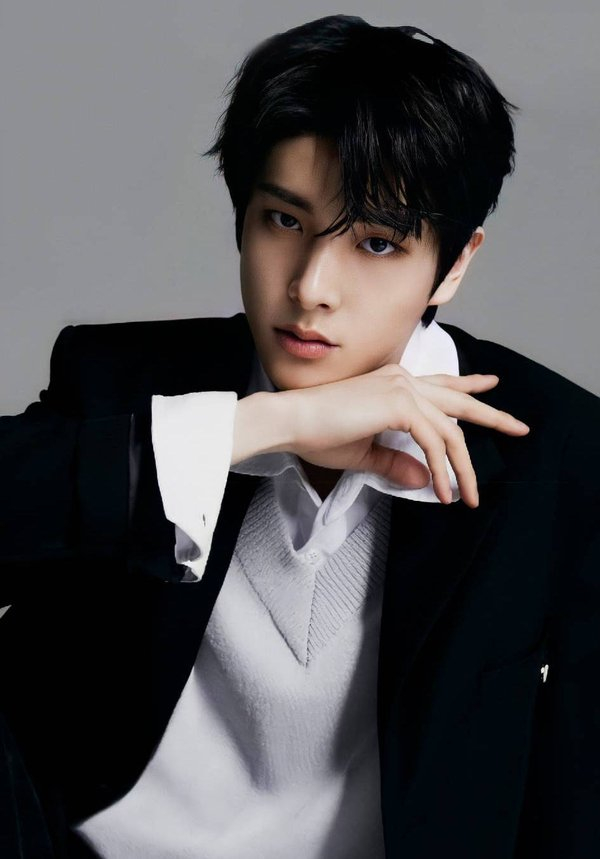 Photo: https://kbizoom.com/the-100s-top-10-most-handsome-kpop-male-idols-of-2021/