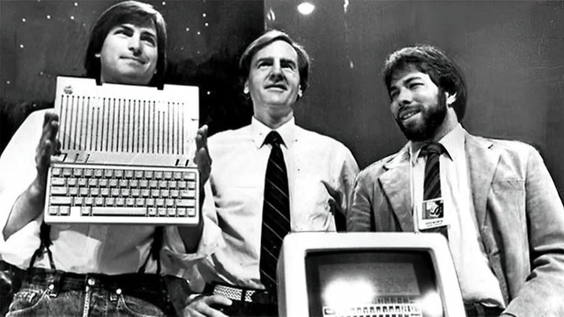 Photo: Steve Jobs, Steve Wozniak and Ronald Wayne