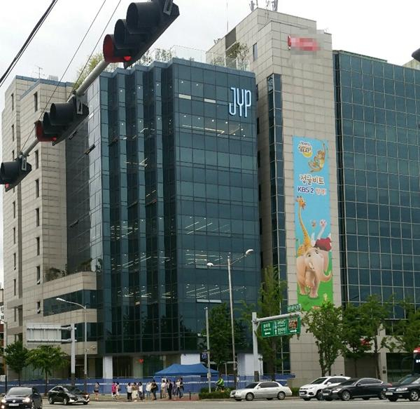 Photo: https://www.kpopmap.com/the-reasons-why-jyp-entertainment-moved-the-location-of-their-hq/