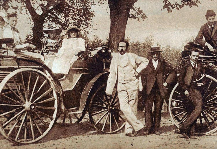 Photo: https://www.historyhit.com/facts-about-karl-benz-creator-of-the-first-automobile/