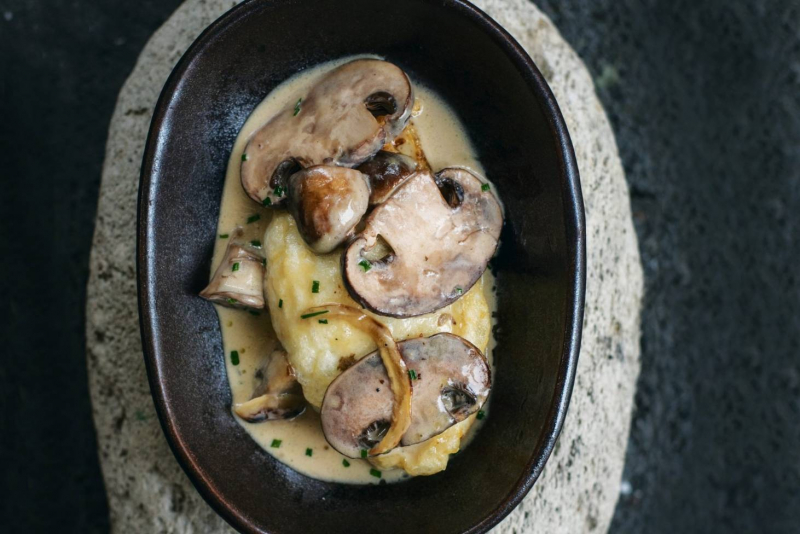 Fried kina with creamed button mushrooms (Source: atuff.co.nz)