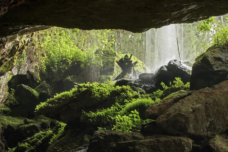 Kitum Cave. Photo: fineartamerica.com