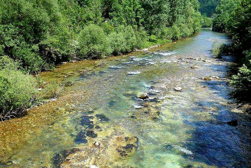 Kupa River (photo: https://www.riverkupalodge.com/)