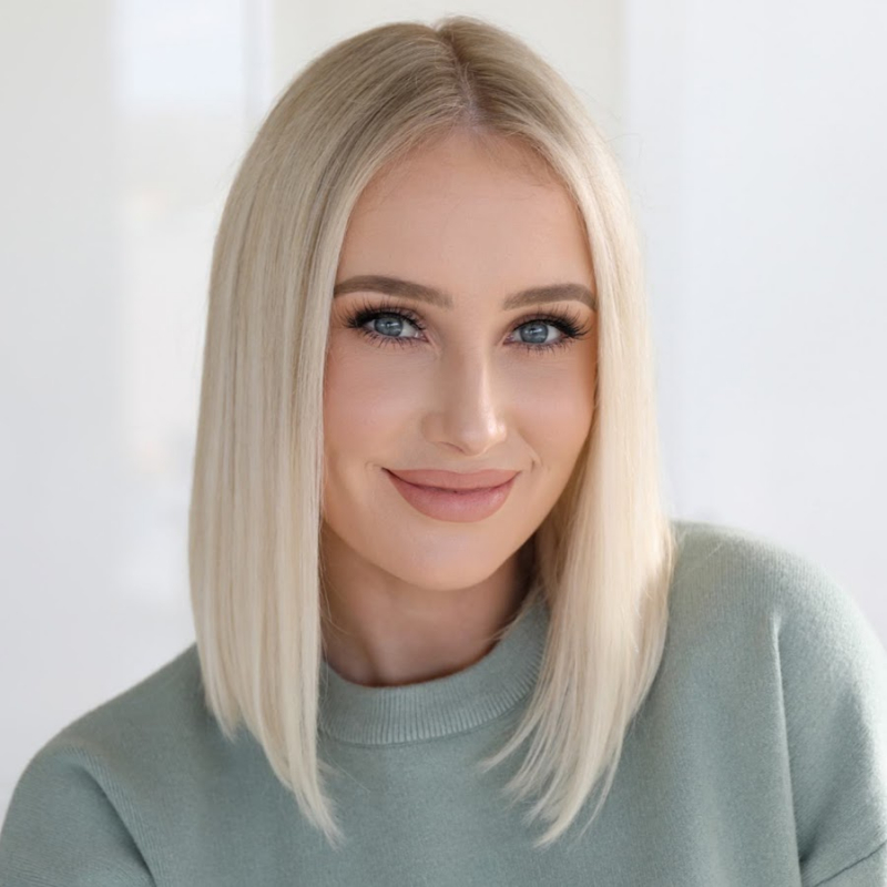 Lauren Curtis is one of the globally famous beauty bloggers and also one of the successful beauty bloggers in Australia - Source: Youtube