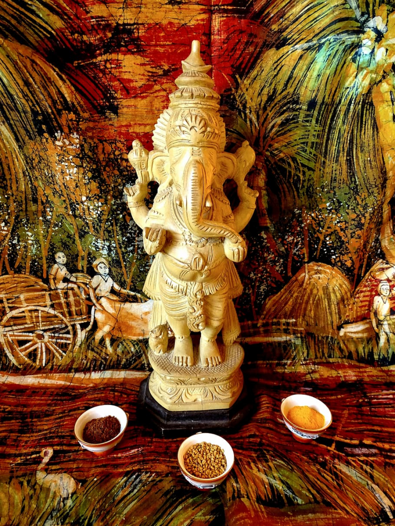 Photo on Wallpaper Flare (https://www.wallpaperflare.com/ganesh-india-god-elefant-buddhism-sculpture-belief-art-and-craft-wallpaper-acgkd)