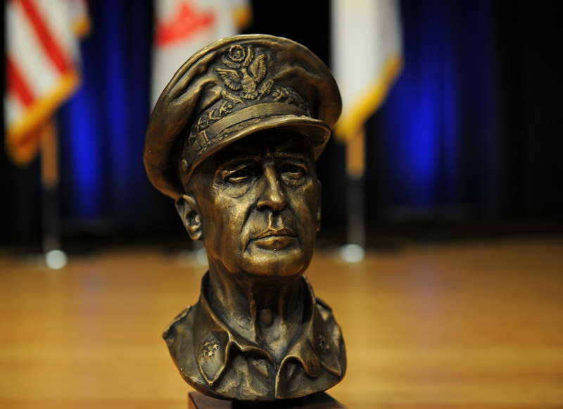 General Douglas MacArthur Leadership Awards -army.mil