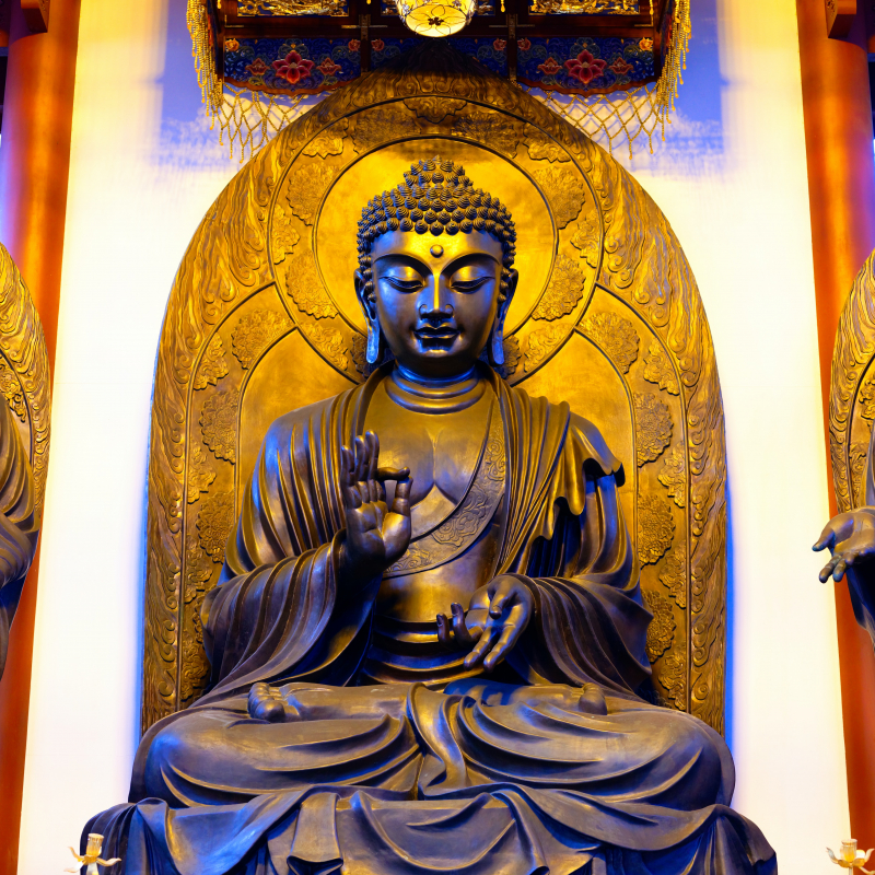 Photo by Kong Jun on Unsplash.com (https://unsplash.com/fr/photos/statue-de-bouddha-gautama-HyJu95u3LQc)