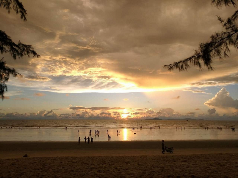 Maungmagan Beach (photo: https://www.tripadvisor.com/)