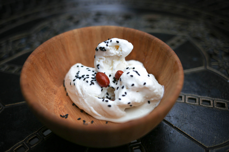 Screenshot of https://lostplate.com/recipes/karem-no-machine-coconut-ice-cream-froyo-recipe/