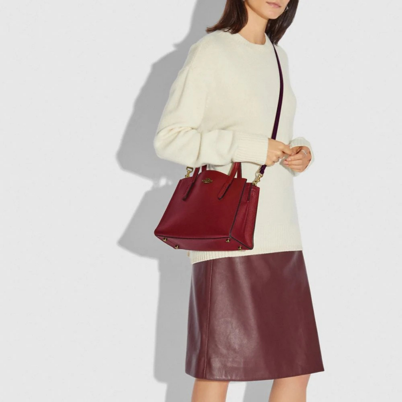 Screenshot of https://www.coach.com/products/charlie-carryall-28/29529.html