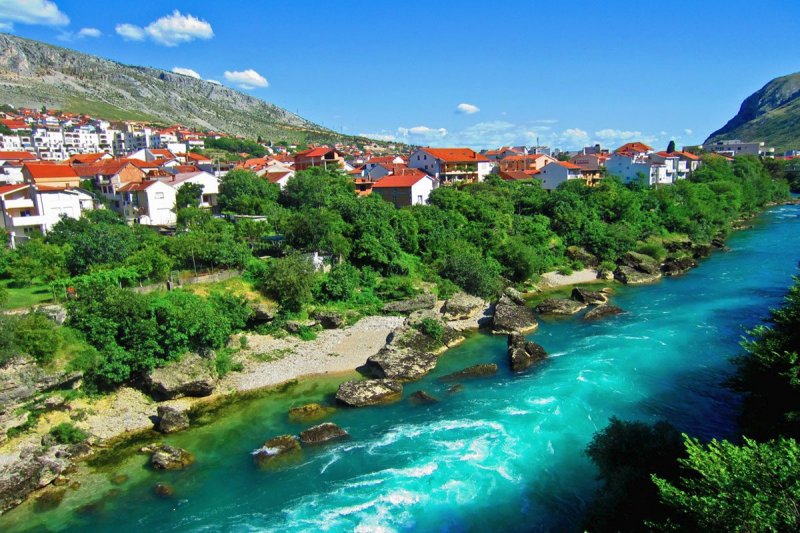 Neretva River (photo: https://www.dubas-apartments.com/)