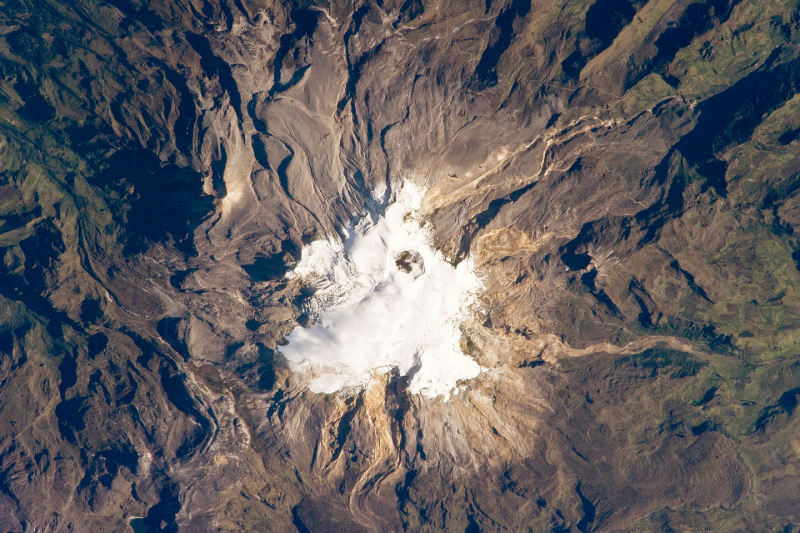 Nevado del Ruiz. Photo: earthobservatory.nasa.gov