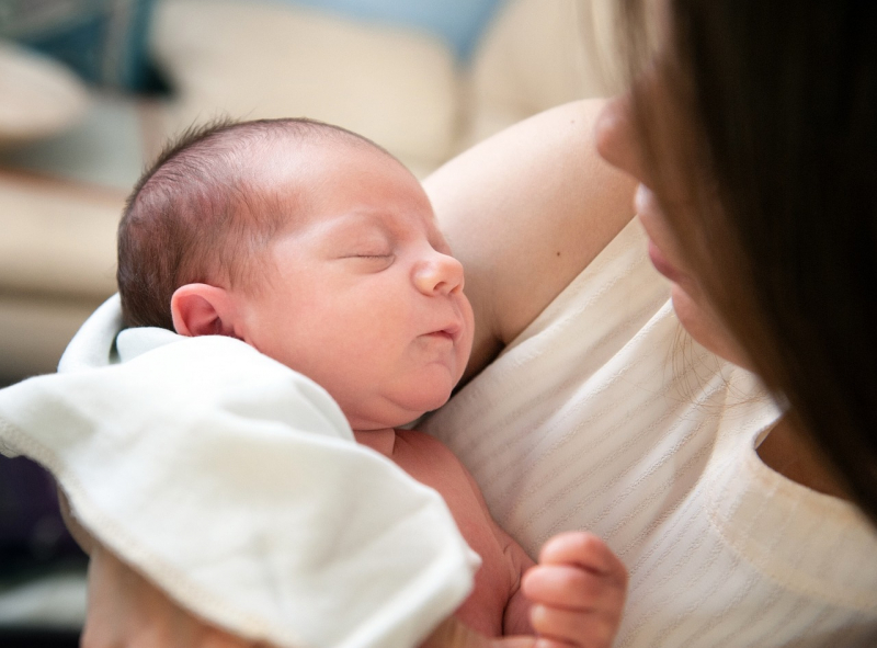 Image by Iuliia Bondarenko from Pixabay: https://pixabay.com/photos/baby-newborn-child-parenting-4100420/