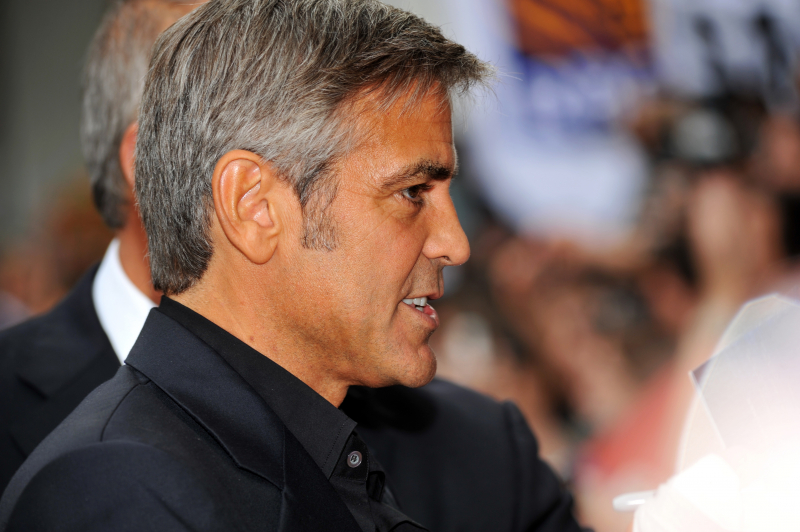 Photo on Wiki: https://commons.wikimedia.org/wiki/File:George_Clooney_The_Men_Who_Stare_at_Goats_TIFF09.jpg