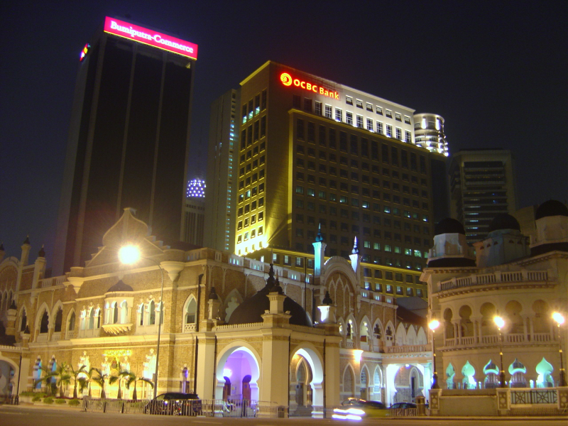 Photo on Wikimedia Commons (https://upload.wikimedia.org/wikipedia/commons/2/2b/OCBC_bank_-_Kuala_Lumpur.jpg)