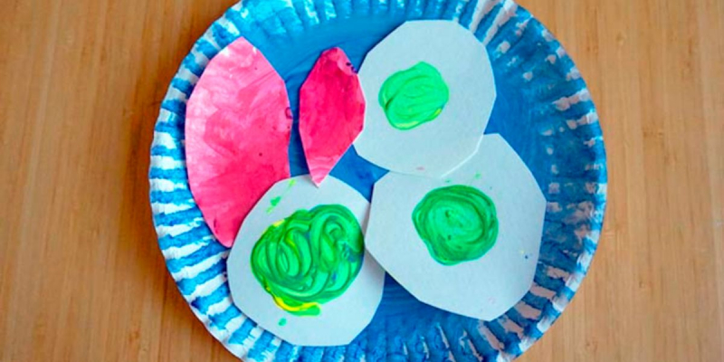 Paint An Egg Green without Using Green Paint - Photo via teachingexpertise.com