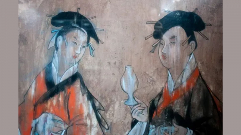 Han Women, Dahuting Tomb. - Unknown Artist (Public Domain)