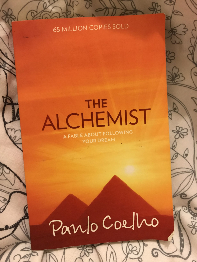 The Alchemist , Paulo Coelho. Photo: librireading.com