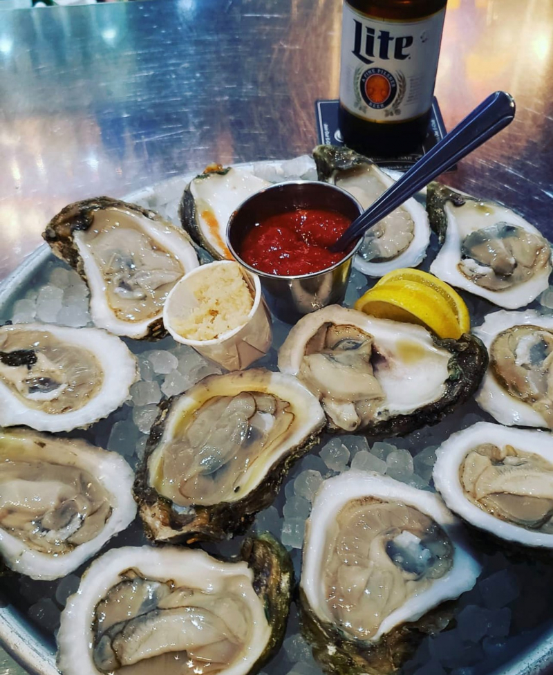 Pearl's Oyster Bar. Photo: facebook.com
