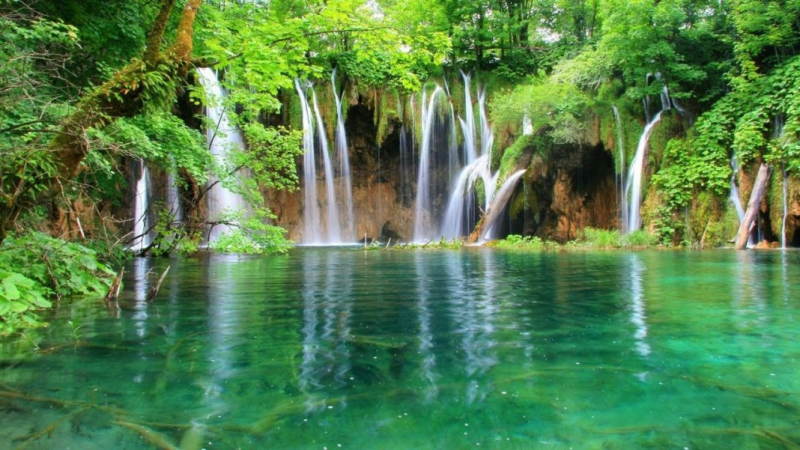 Top 10 Most Beautiful Waterfalls - toplist.info