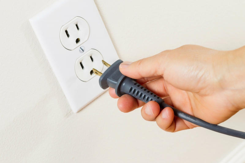 Plugs Fall out of Their Outlets
