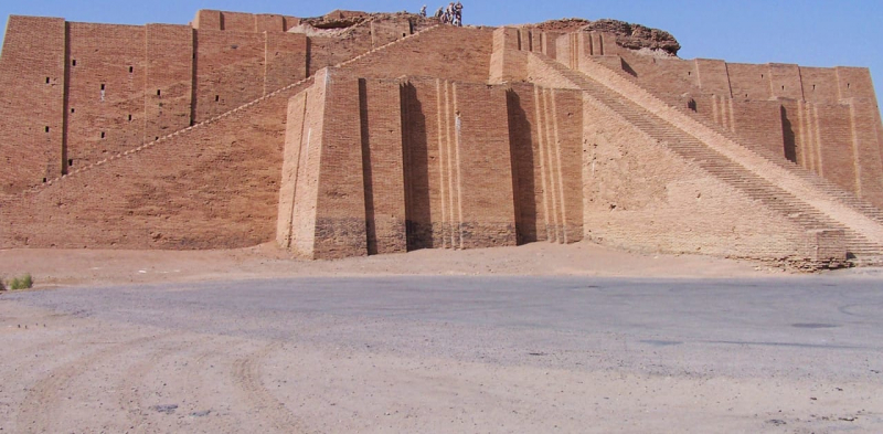 A Mesopotamian ziggurat -surfiran.com