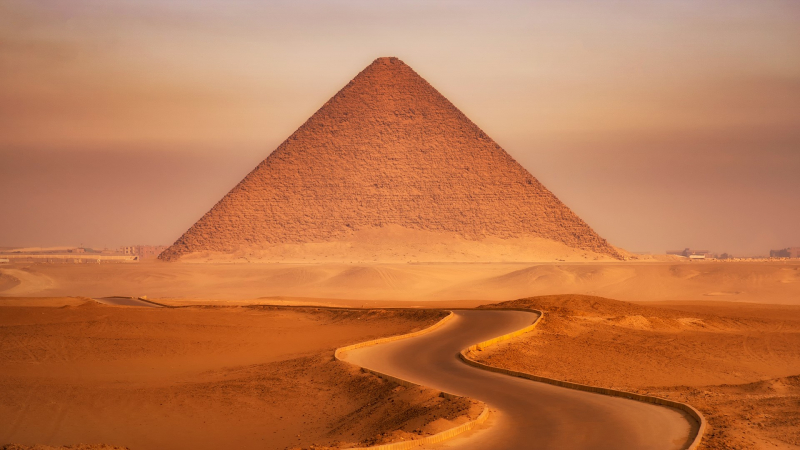 Red Pyramid of Dahshur, Cairo, Egypt - Windows 10 Spotlight Images