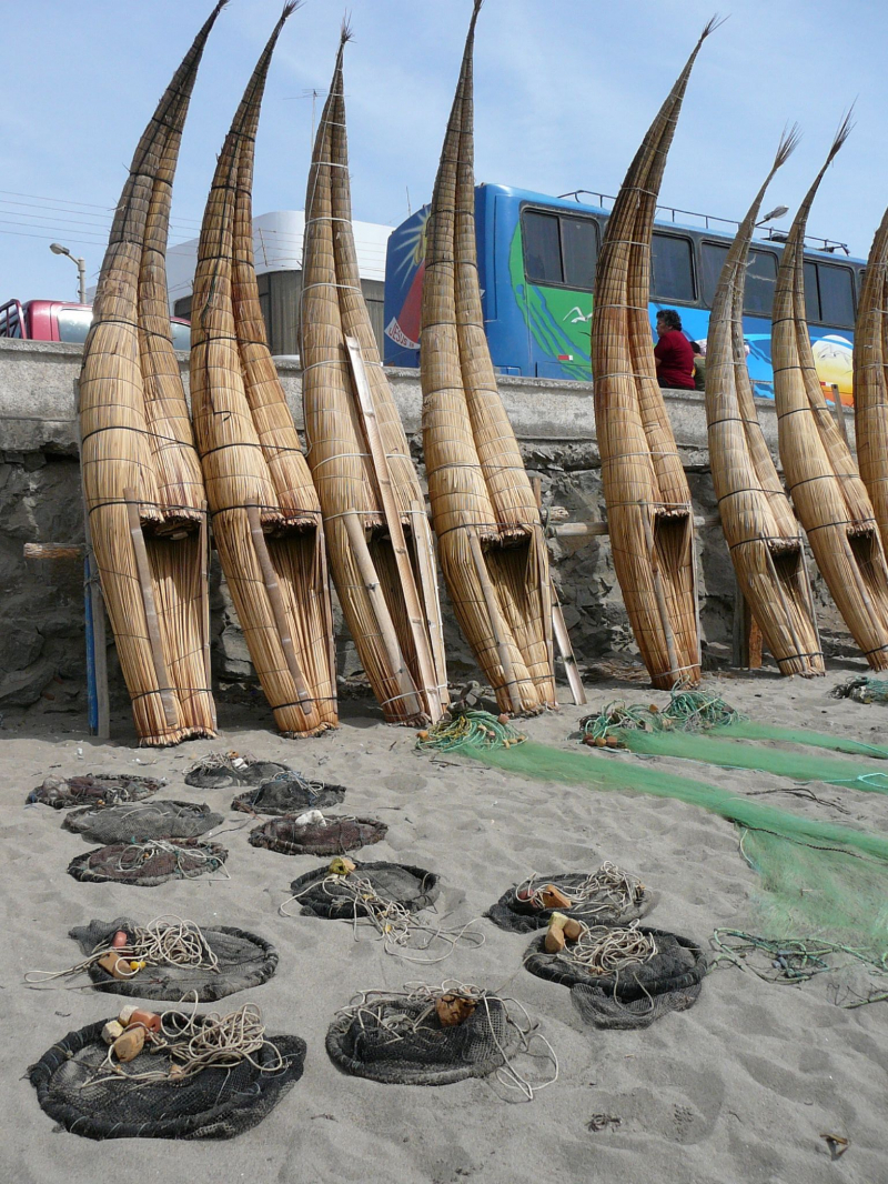 Totora reed fishing boats on the beach at Huanchaco, Peru -en.wikipedia.org