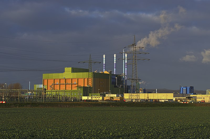 Photo on Wiki: https://commons.wikimedia.org/wiki/File:Industry_park_H%C3%B6chst_-_waste-to-energy_plant_-_Industriepark_H%C3%B6chst_-_M%C3%BCllverbrennungsanlage_-_07.jpg