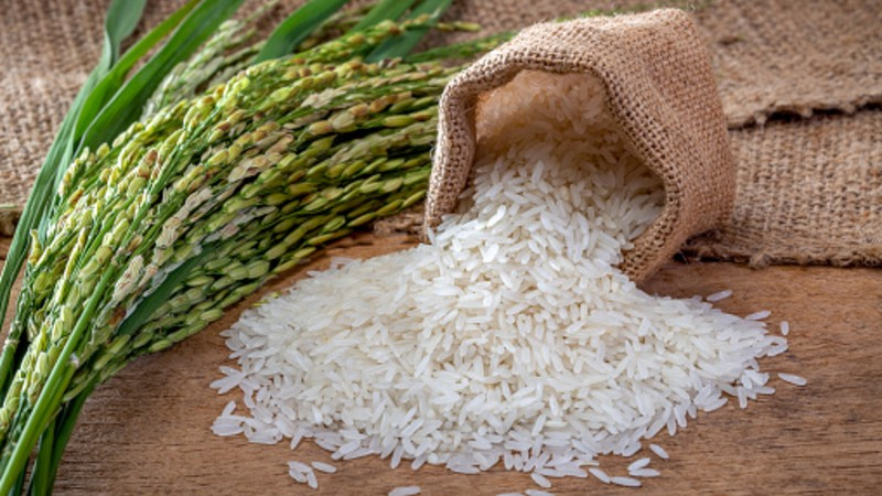 There is no vitamin C, vitamin A or vitamin D among the vitamins in rice