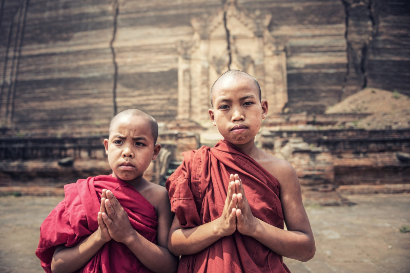 Photo on Pixabay (https://pixabay.com/photos/boy-monk-pray-asia-burma-belief-1822473/)
