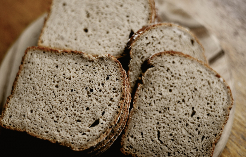 Rye bread contains a number of substances that help support good blood sugar control