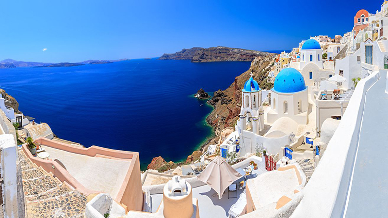 Santorini - Greece (photo:http://voyagesdereve.nc/)
