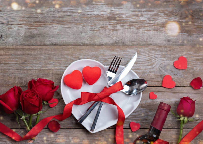 A romantic dinner with your lover will be the perfect choice.