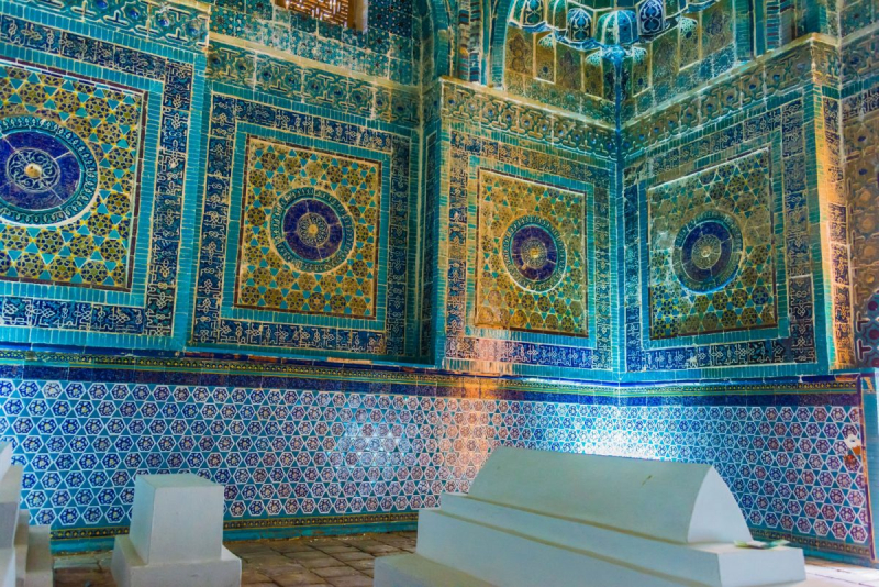 Inside the tomb in Shah-i-Zinda - Photo: horizonguides.com