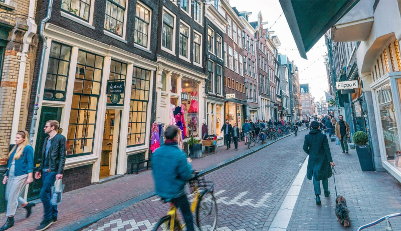 Shop the Boutiques along the 9 Straatjes