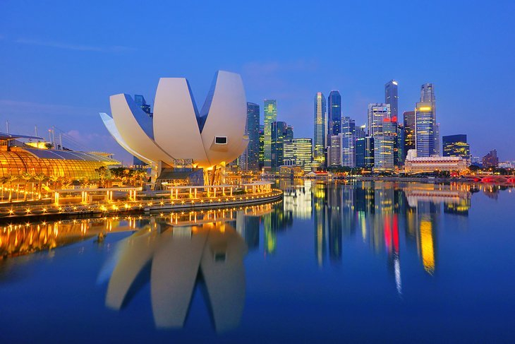 Photo: Singapore skyline. Photo: https://www.planetware.com/