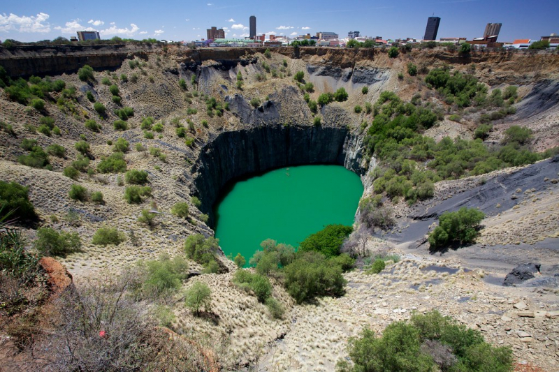 The Big Hole Diamond Mine, South Africa. Photo: flickr.com