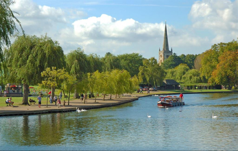 The picturesque landscape of Stratford upon Avon