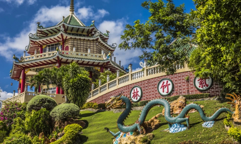 The pagoda and the dragon (Dreamstime)