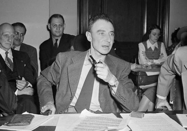 Robert Oppenheimer -Photo: famous-trials.com